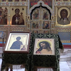 Иконы в монастыре