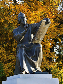 Памятник Андрею Рублеву во Владимире